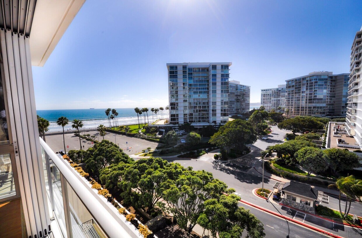 Foto principal - 1810 Avenida Del Mundo