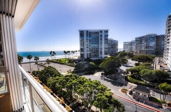 Building Photo - 1810 Avenida Del Mundo