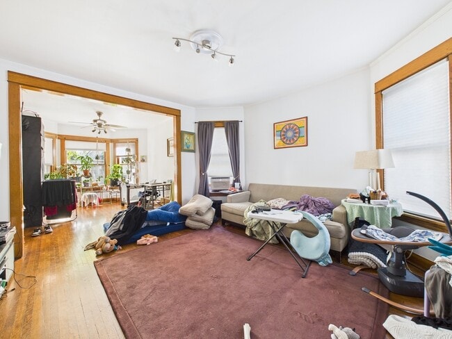 Building Photo - 4318 N Albany Ave