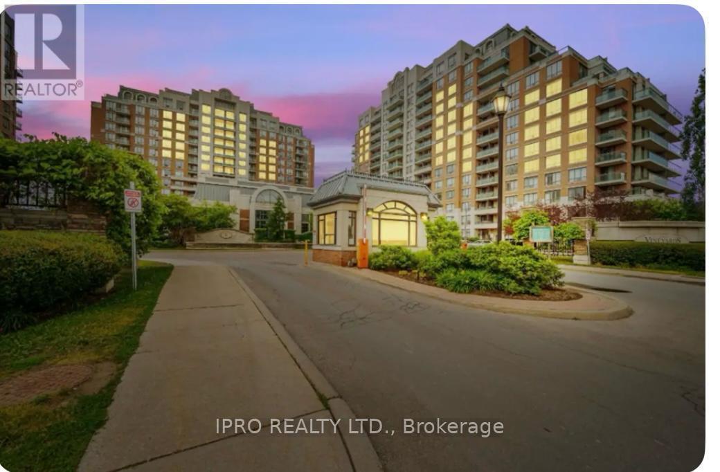Photo principale - 330-330 Red Maple Rd