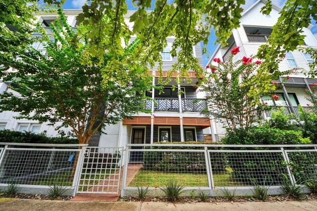 Foto del edificio - 8724 Oak Kolbe Ln