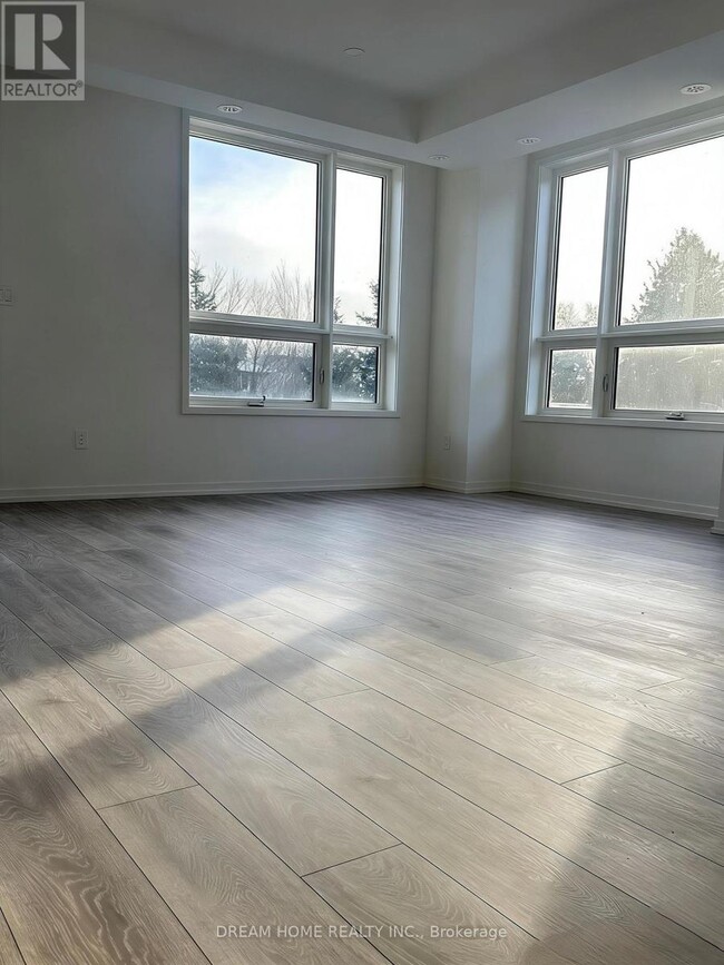 Building Photo - 22 Lytham Grn Cir