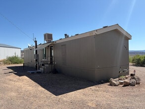 Building Photo - 142 Maryvale Dr