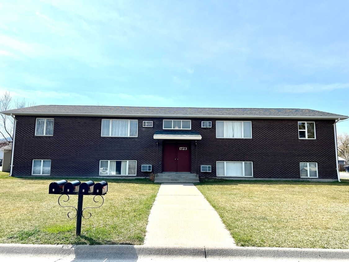 Building Photo - 1723 Hudson St