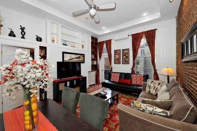 Building Photo - 200 Central Prk W