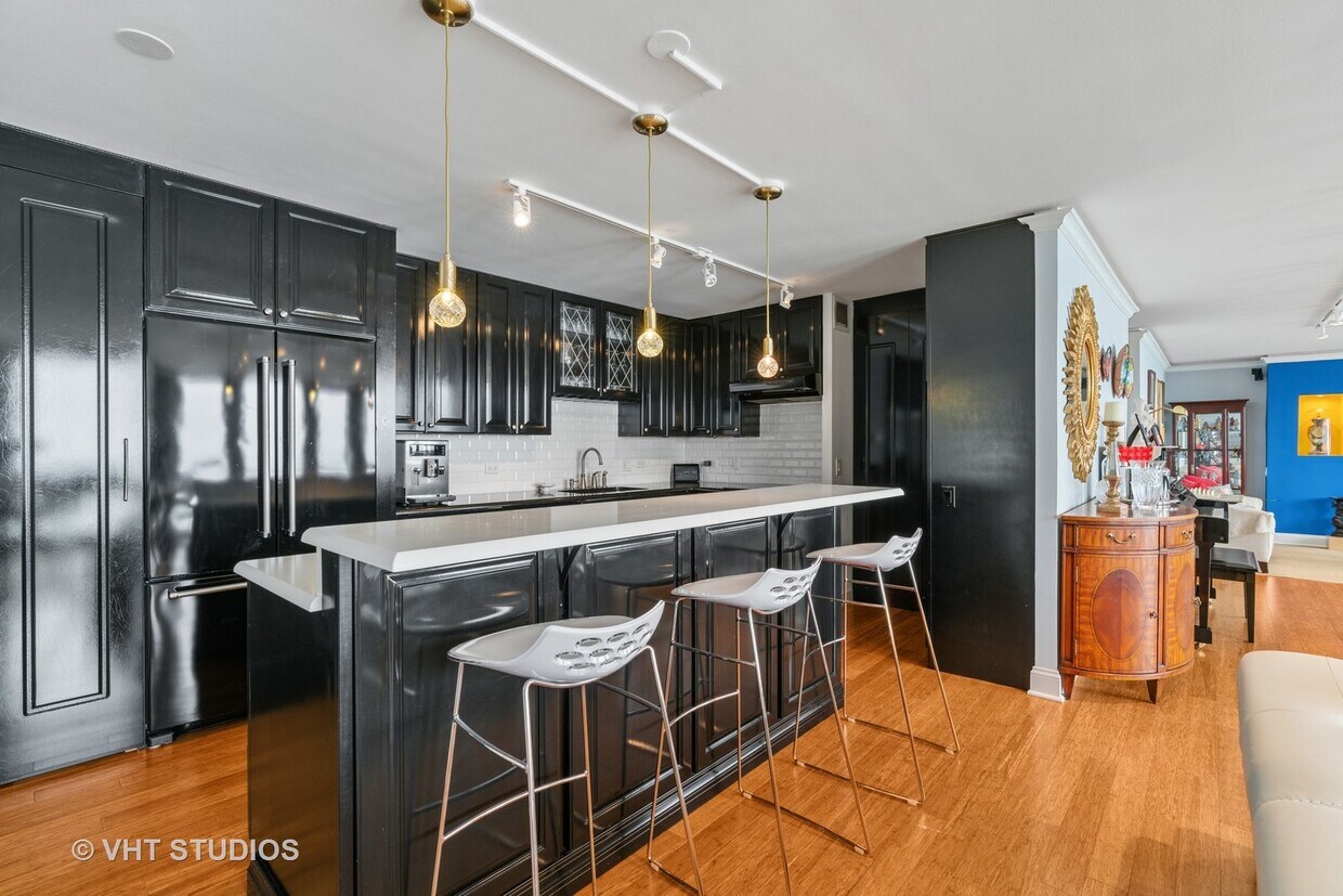 Foto principal - 1110 N Lake Shore Dr