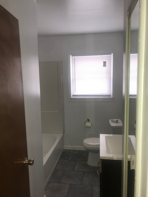 Foto del edificio - Awesome Eastpointe Ranch with finished basement