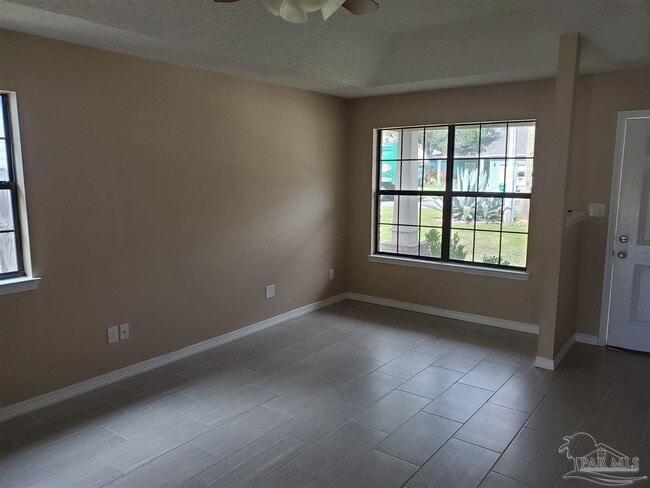 Foto del edificio - 1921 Luneta St