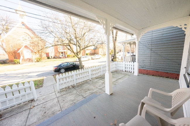 Building Photo - 517 High St