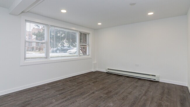 Building Photo - 1329 N Latrobe Ave