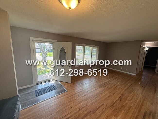 Foto del edificio - Cottage Grove House Available Now, Lower F...