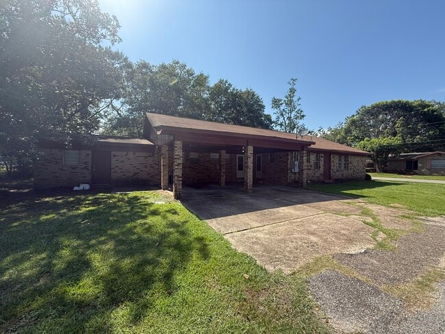 Building Photo - 4848 Saphire Ave