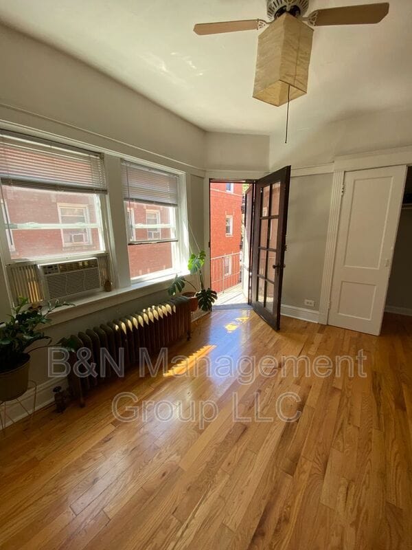 Foto del edificio - 1055 W Dakin St