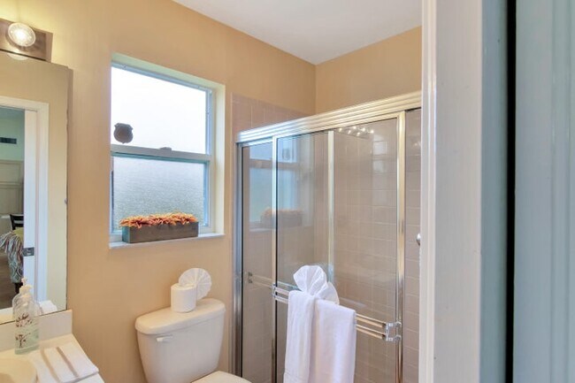 Foto del edificio - 13725 Folkestone Cir