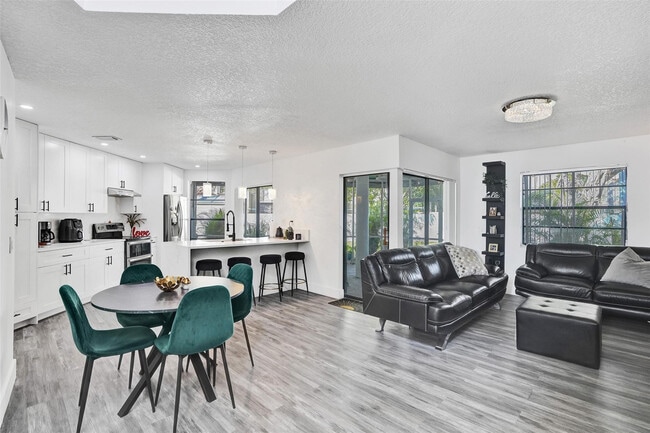 Foto del edificio - 3633 NW 6th St