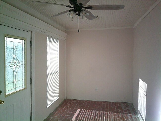 Foto del edificio - 1801 NW Bell Ave