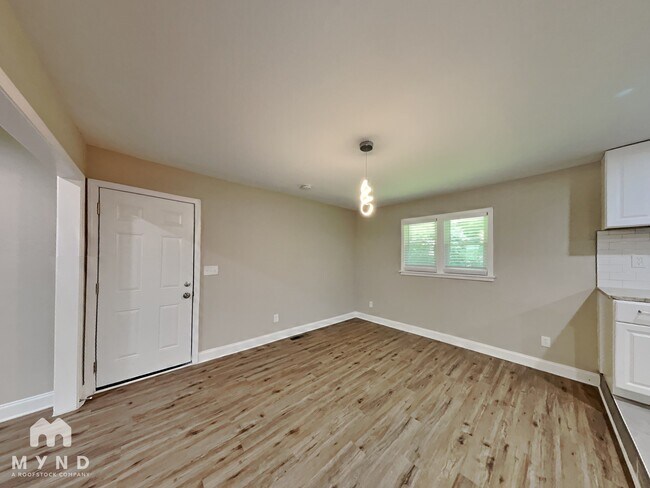 Building Photo - 8266 Lake View Terrace