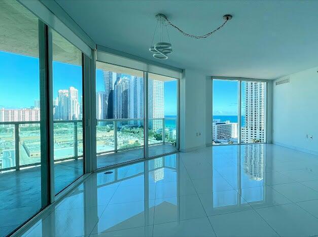 Primary Photo - 200 Sunny Isles Blvd