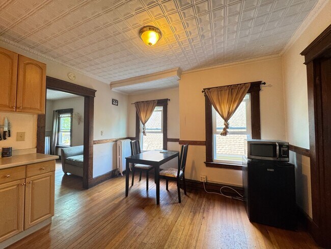 Foto del edificio - 126 Mansfield St