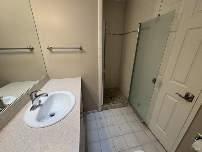 Building Photo - 1060 Los Gamos Rd