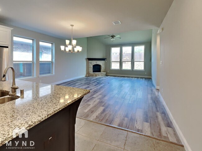 Foto del edificio - 1424 Bird Cherry Ln