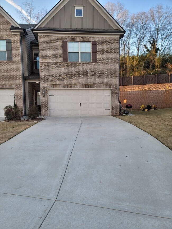 Building Photo - 2589 Irwell Way