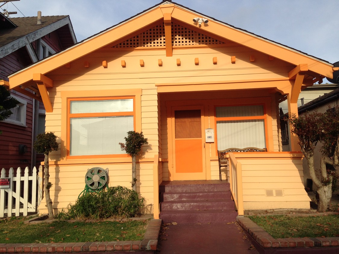 frente exterior - 310 Cerritos Ave