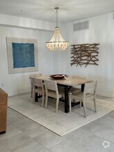 Building Photo - 5739 Oakmont Ct