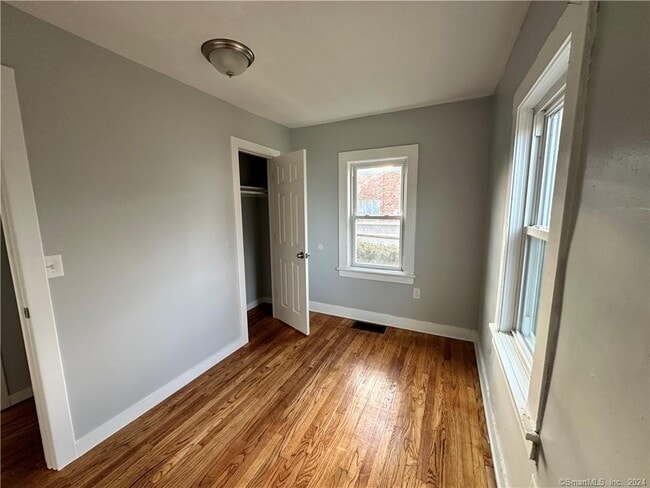 Building Photo - 223 Spruce St