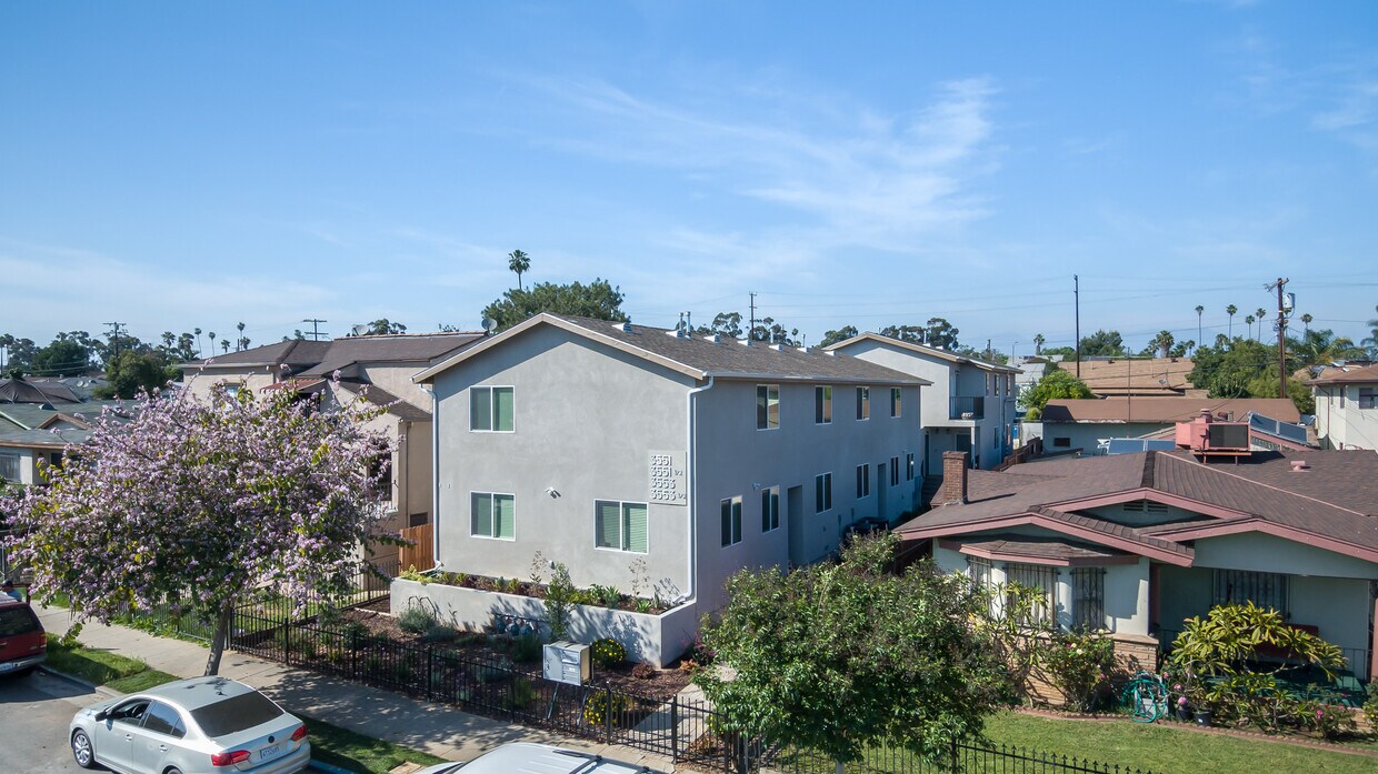 Primary Photo - 3553 Sabina St