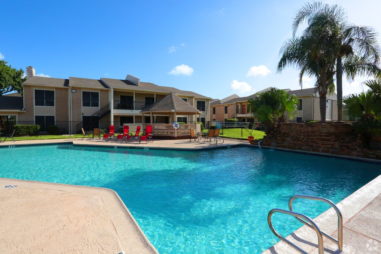 The Reserve on Garth Road Apartments in Baytown, TX