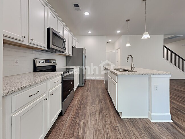 Foto del edificio - 606 W Lionel Rd