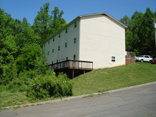 Building Photo - 657 Jena Beth Drive Elizabethton TN