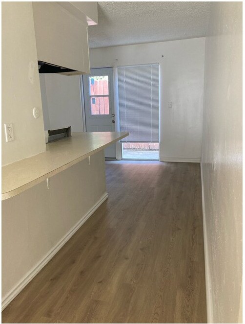 Building Photo - 314 N Electric Ave
