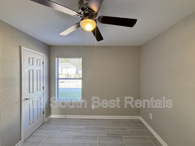 Foto del edificio - 1114 Ruth Ann Dr