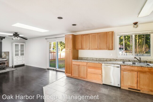 Foto del edificio - 3 br, 2 bath House - 654 Nw Ensign Dr