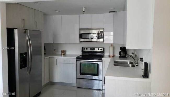 Building Photo - 2 br, 2 bath Condo - 10661 SW 108th Ave 3D