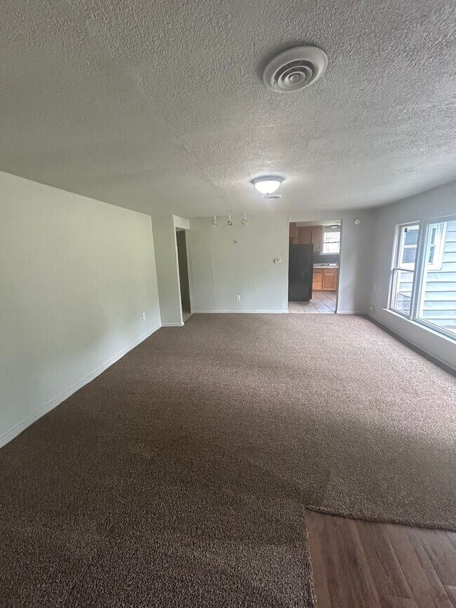 Building Photo - 2806 Rousseau Ave