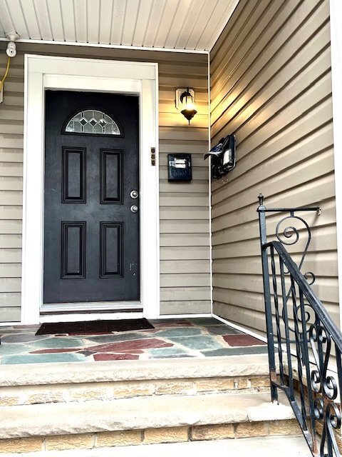 Building Photo - 48 Elmwood Ave