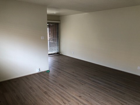 Unit #7 - Encino Apartments