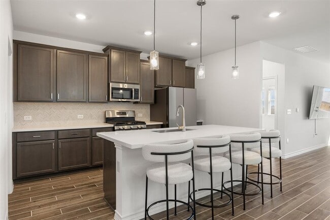 Building Photo - 13707 Manhattan Dr