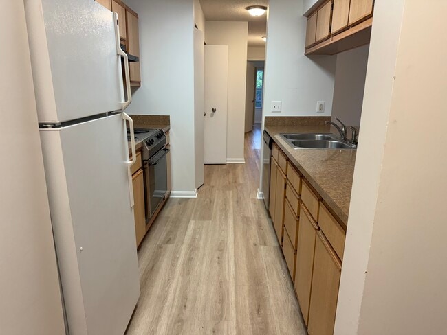 Building Photo - 14201 Woolen Oak Ct