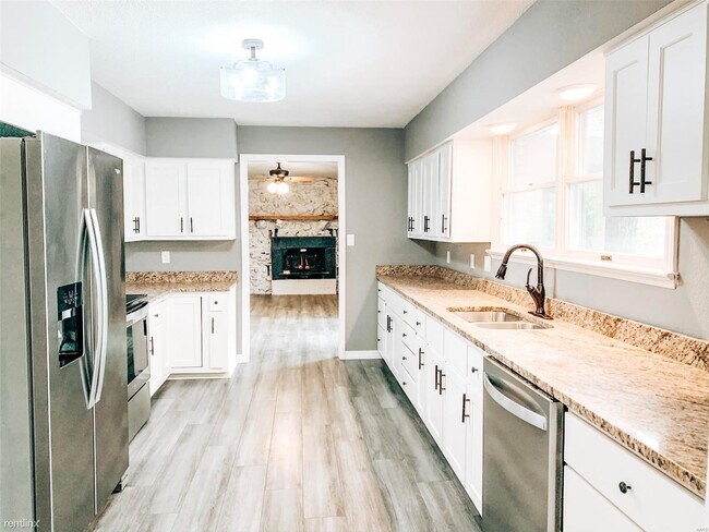 Building Photo - 3 br, 2 bath House - 3374 Oak Grove Rd