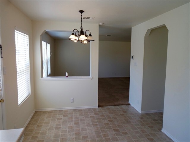 Building Photo - 142 Blue Juniper