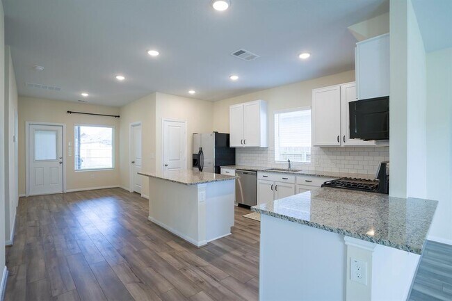 Foto del edificio - 318 Timber Brook Dr