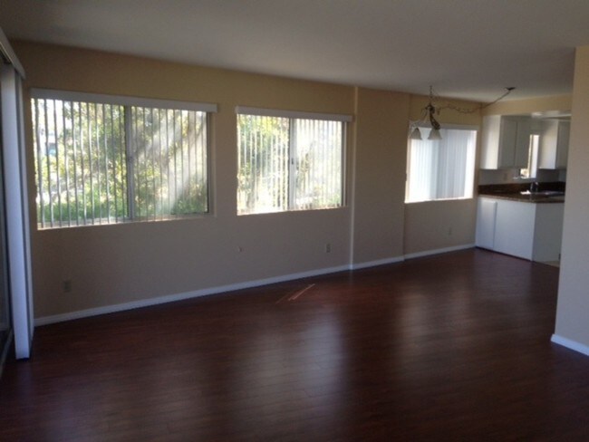 Foto del edificio - 750 W Hamilton Ave