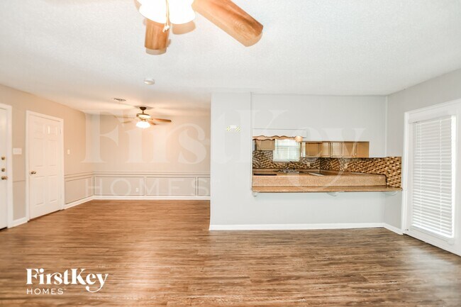 Foto del edificio - 1020 Mary Dr