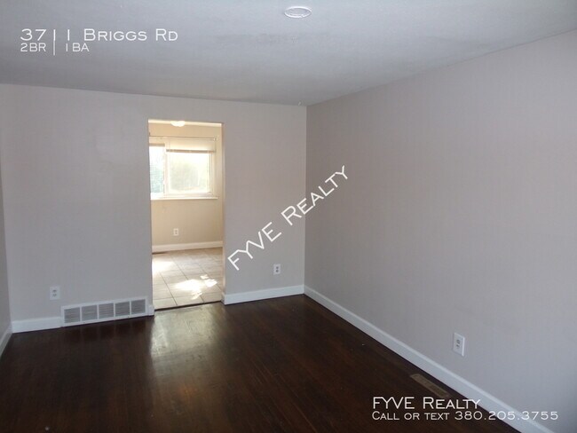 Foto del edificio - Spacious 2 bedroom 1 bath townhome
