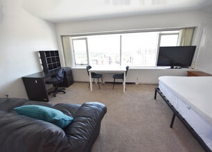 Building Photo - 555 E William St