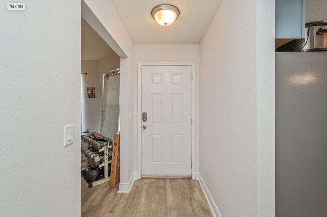 Foto del edificio - 3 bedroom 2 bathroom